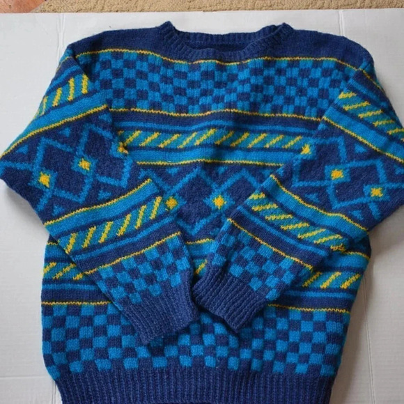 Hand Knit  Sweater - Picture 6 of 7